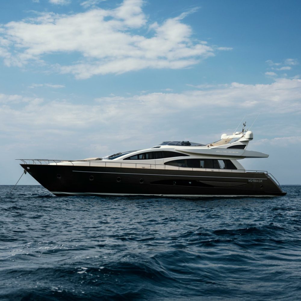 ad-nautica-riva-75-venere-esterno-lato